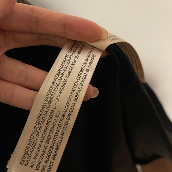 Massimo Dutti Black coat with gold buttons and removable fur collar - Picture 11 of 13